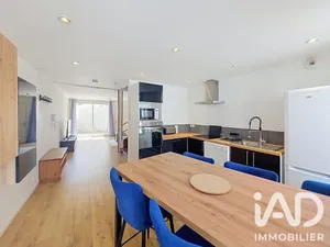 Townhouse in Parthenay (79200)