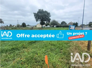 Building plot in Issé (44520)