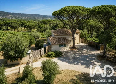 Maison de campagne à Le Plan-de-la-Tour (83120)