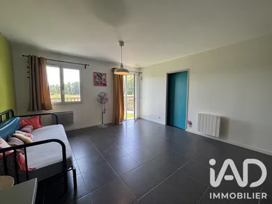 Appartement à Saint-Julien-en-Born (40170)