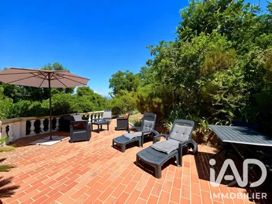 Maison à Roquebrune-sur-Argens (83520)