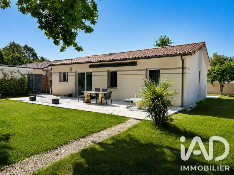 Maison 5 pièces 111 m² · à Sainte-Hélène · 111 m² · 370 000 €
