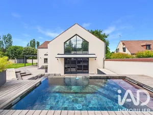 Maison d'architecte à Seine-Port (77240)