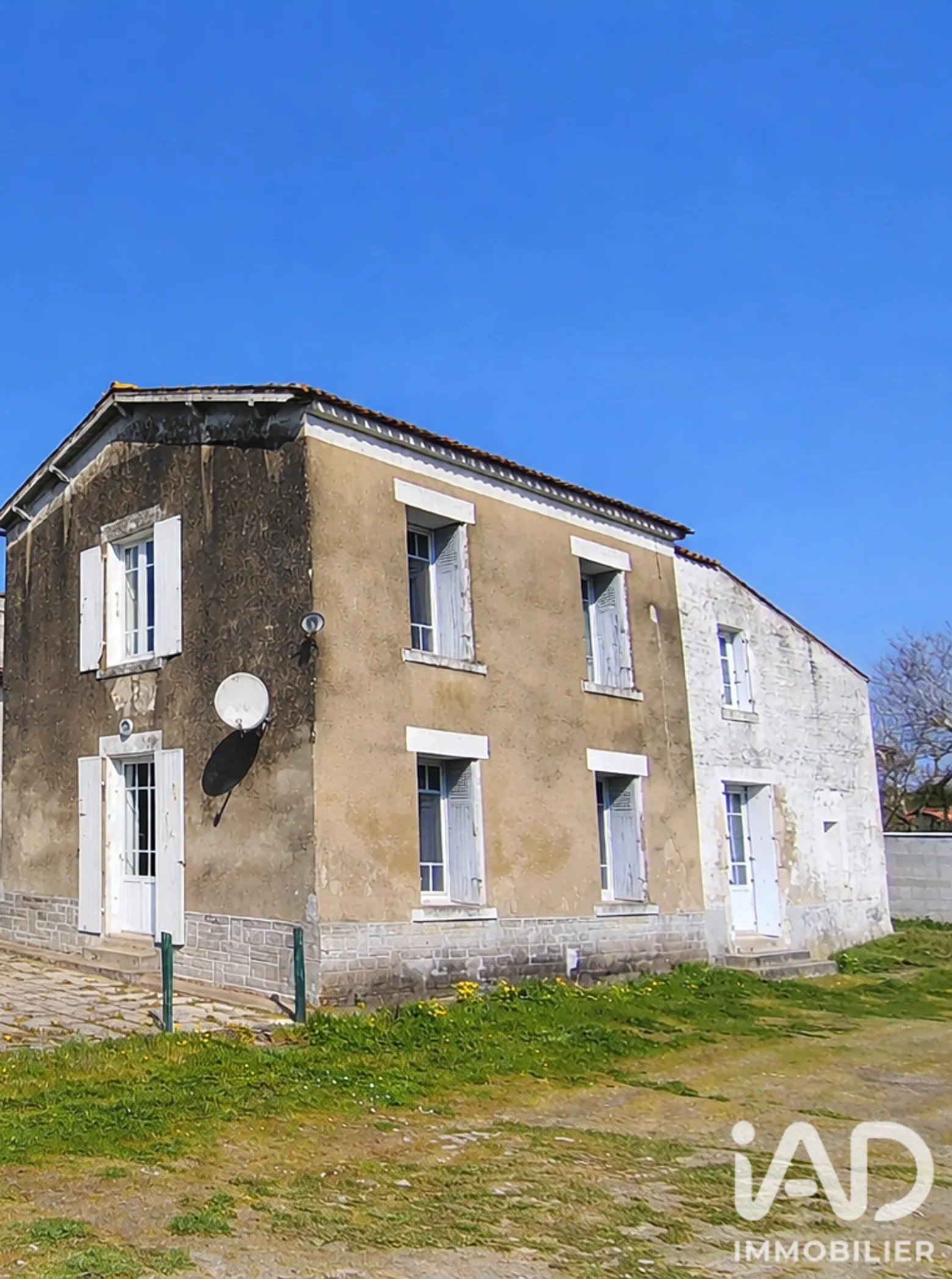 Vente maison à Fontenay-le-Comte (85200) : maison de campagne 5 pièces 101 m² - 2058953 — 2