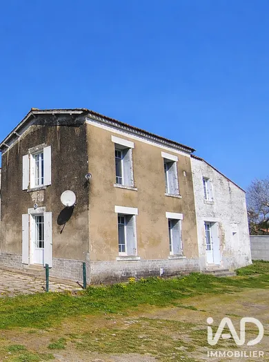 Maison à Saint-Martin-de-Fraigneau (85200)