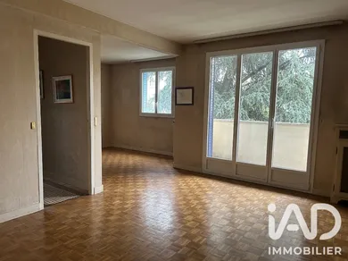Apartment in Châtillon (92320)