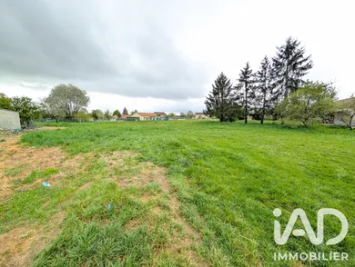 Terrain à bâtir à Lussac-les-Châteaux (86320)