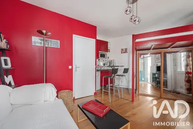 Apartment in Paris (75017)