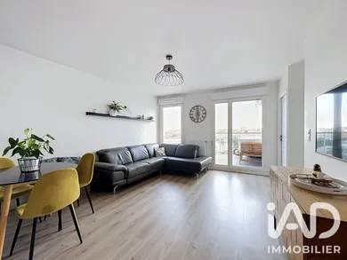 Apartment in Bois-Colombes (92270)