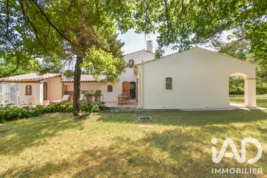 Maison d'architecte à Plan-d'Aups-Sainte-Baume (83640)
