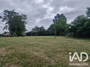 Building plot in Saint-Macaire-du-Bois (49260)