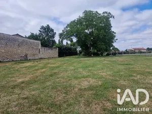 Terrain à bâtir à Saint-Macaire-du-Bois (49260)