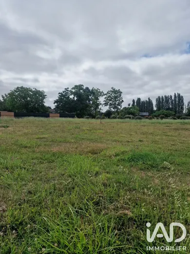 Building plot in Saint-Macaire-du-Bois (49260)