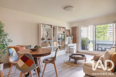 Apartment in Paris (75019)