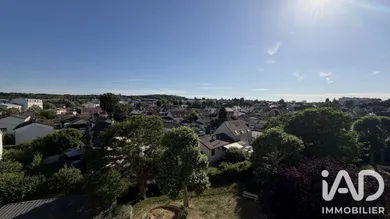Apartment in Les Clayes-sous-Bois (78340)