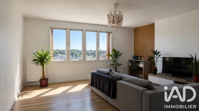 Apartment in Les Clayes-sous-Bois (78340)