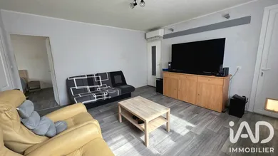 Apartment in Pont-Saint-Esprit (30130)