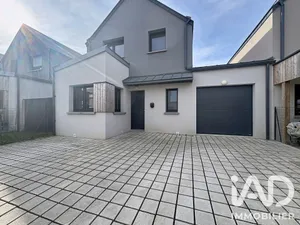 House in La Gouesnière (35350)