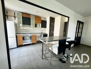 Apartment in Saint-Priest-en-Jarez (42270)