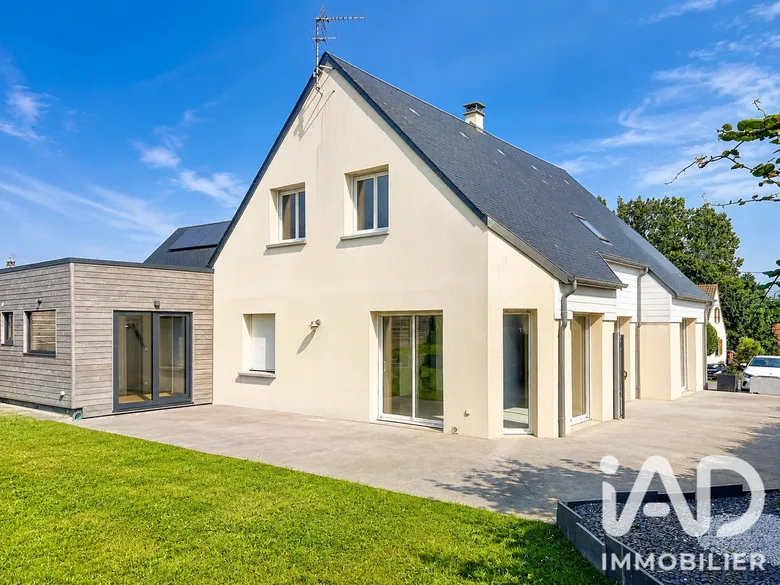 Maison 7 pièces 143 m² · à Jullouville · 143 m² · 461 800 €