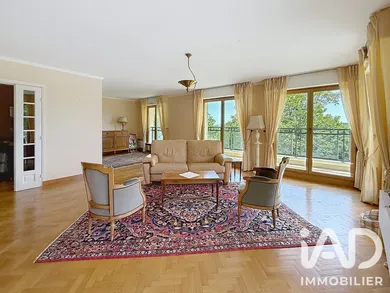 Appartement à Le Plessis-Robinson (92350)