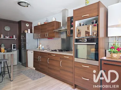 Appartement à Petit-Couronne (76650)