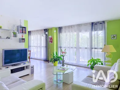 Apartment in Brunoy (91800)