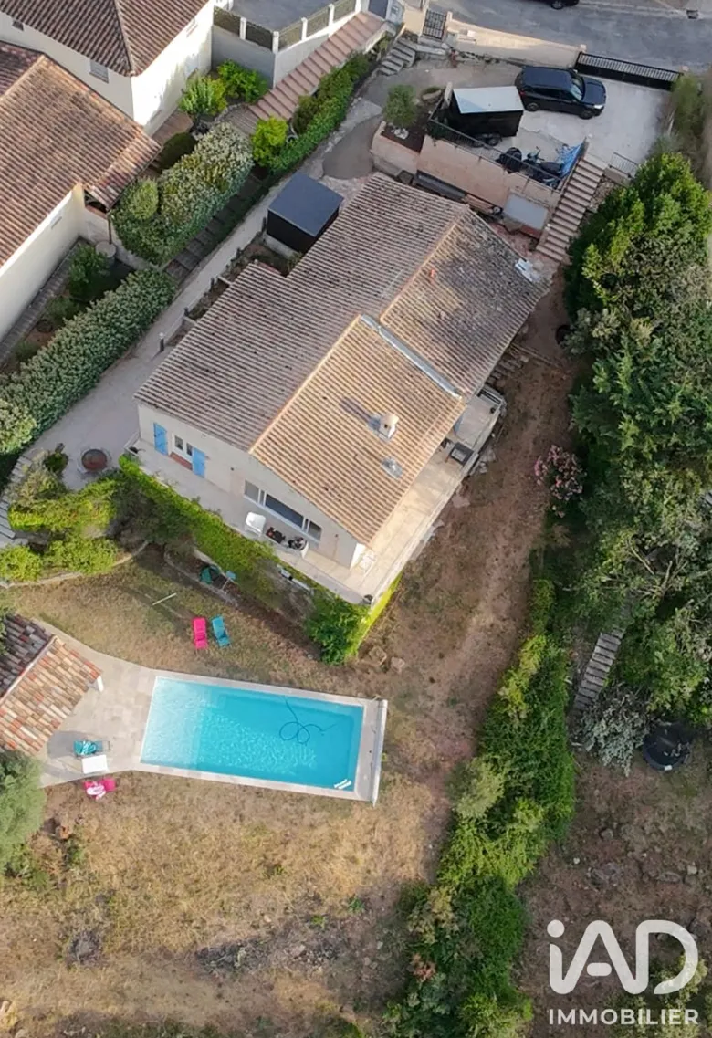 Maison 8 pièces 236 m² · à Taradeau · 236 m² · 629 000 €