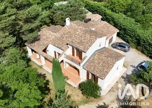 Architectural house in Plan-d'Aups-Sainte-Baume (83640)