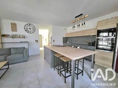 Appartement à Le Cannet-des-Maures (83340)