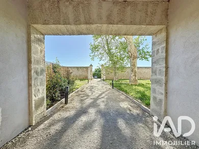 Apartment in Le Pontet (84130)