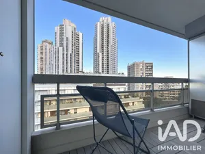 Apartment in Paris (75019)