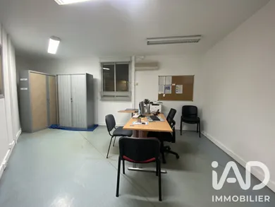 Commercial walls in La Possession (97419)