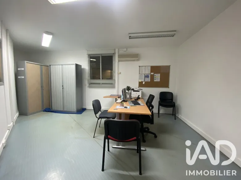 Murs commerciaux à La Possession (97419) · 80,7 m² · 185 502 €