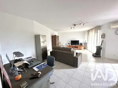 Apartment in Saint-Raphaël (83700)