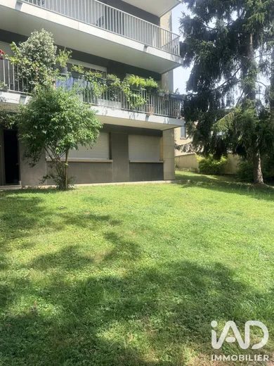 Apartment in Sèvres (92310)