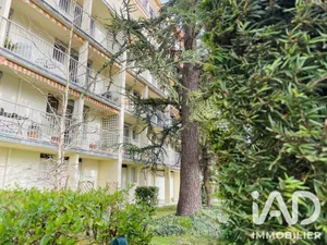 Apartment in Saint-Julien-les-Villas (10800)