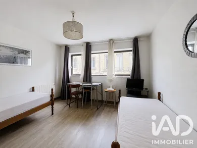 Studio à Bordeaux (33800)