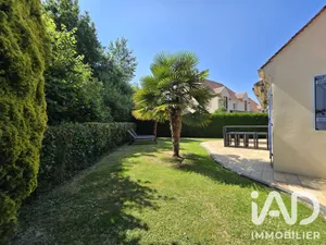 Detached house in Marolles-en-Brie (94440)