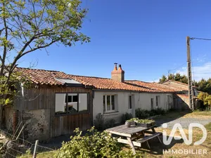 Maison de campagne à Val en Vignes (79290)