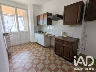 Apartment in Saint-Étienne (42100)