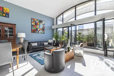 Apartment in Puteaux (92800)