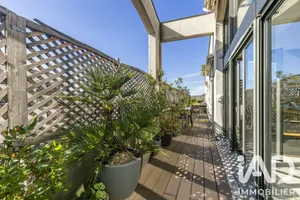 Apartment in Puteaux (92800)