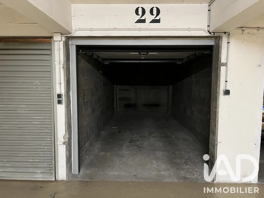 Garage à Paris (75007) photo 3
