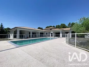 Architectural house in Langon (33210)