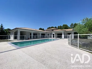 Architectural house in Langon (33210)