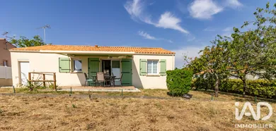 Maison traditionnelle à Aizenay (85190)