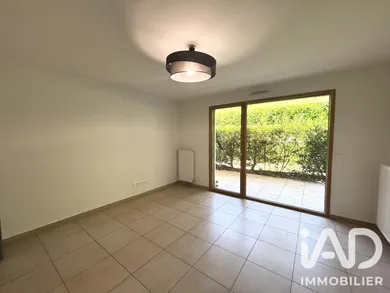 Apartment in Saint-Cyr-au-Mont-d'Or (69450)