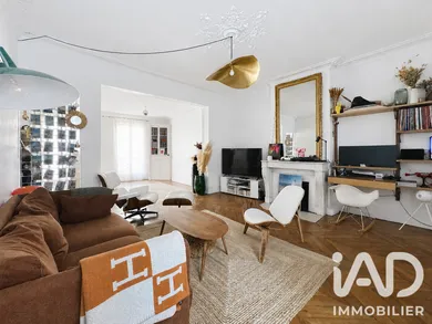 Apartment in Paris (75009)