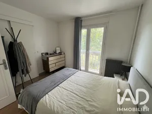 Apartment in Courbevoie (92400)